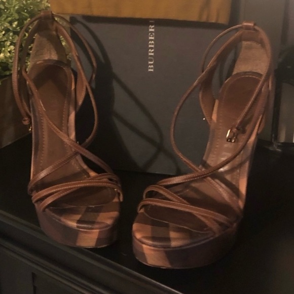 Burberry Shoes - Burberry wedges
